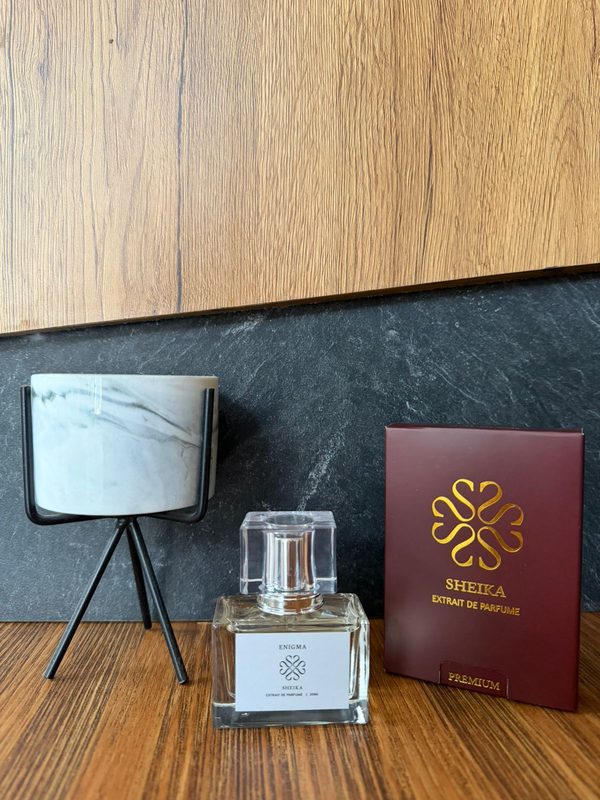 Botol parfum Enigma